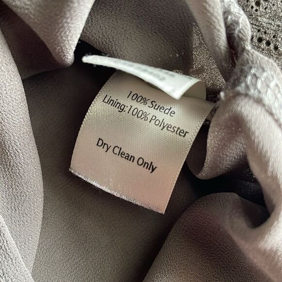 ECRU Elegant Gray & Tan Suede Sleeveless Blouse with Lace Design (Size: XS) - Picture 13 of 13